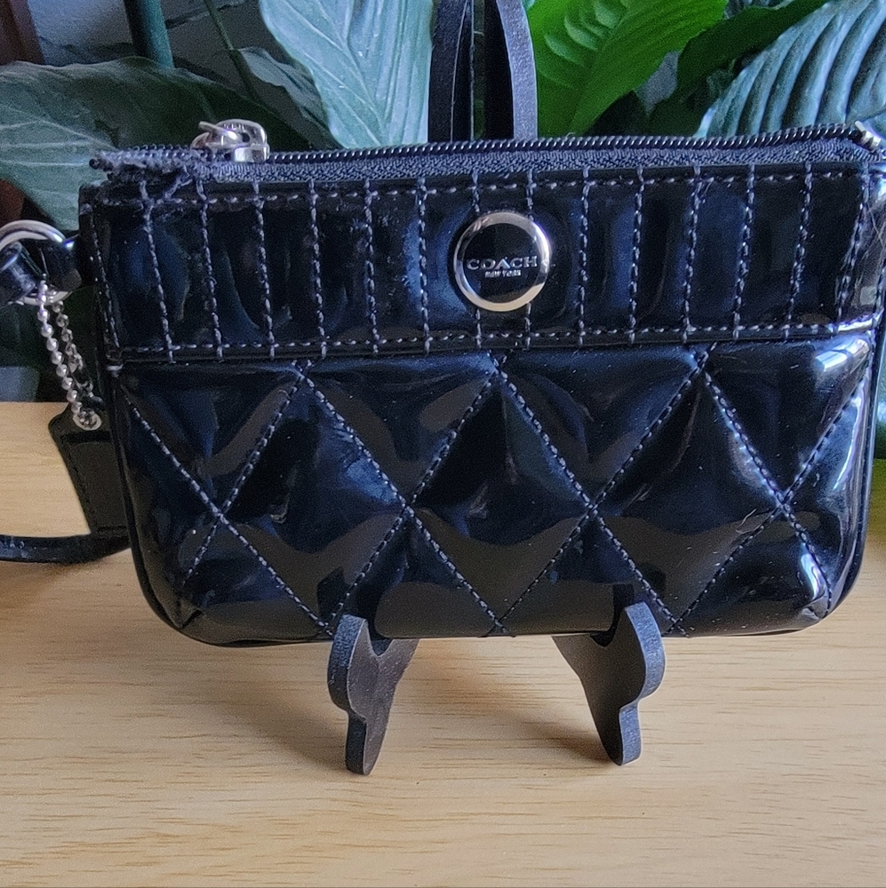 Coach Black Patent Leather Wristlet REHAB - Picture 1 of 10